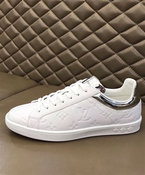 white oversized sneaker louis vuitton